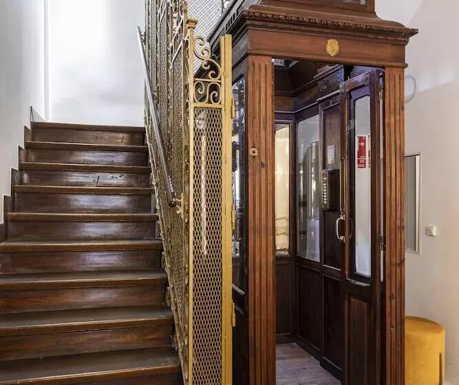 Hotelli Petit Palace Puerta Del Sol