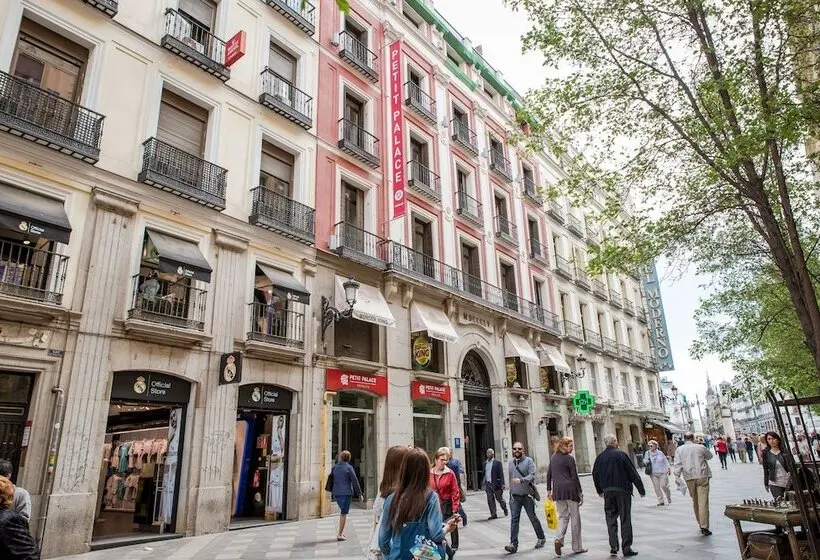 هتل Petit Palace Puerta Del Sol