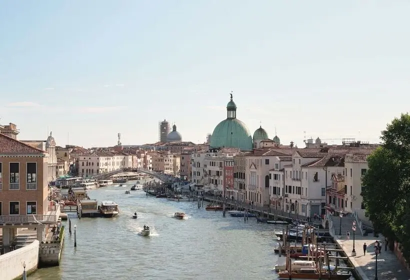 هتل Santa Chiara