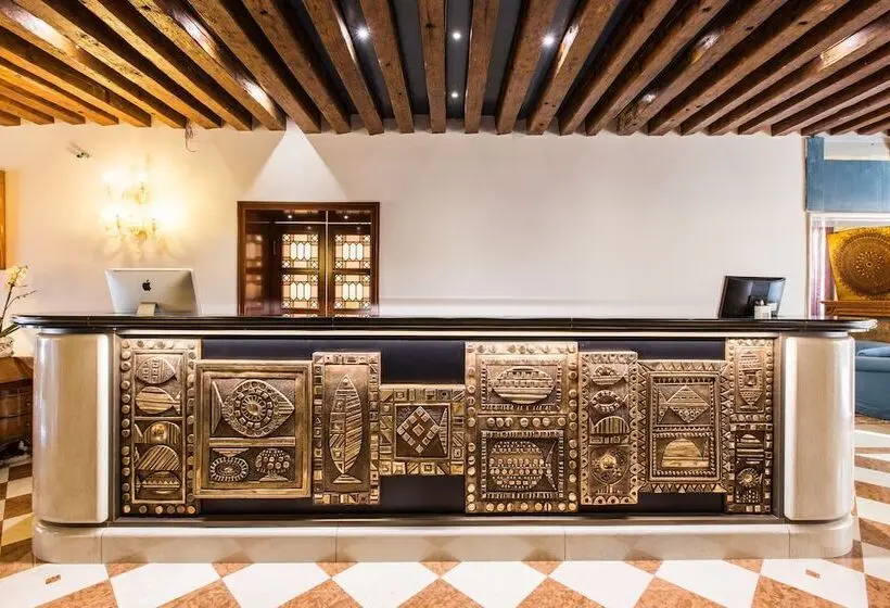 هتل Santa Chiara