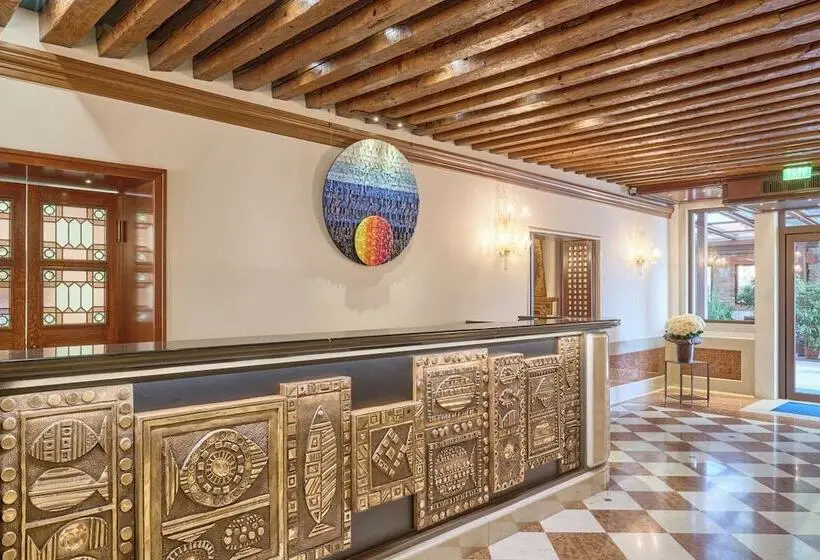 هتل Santa Chiara