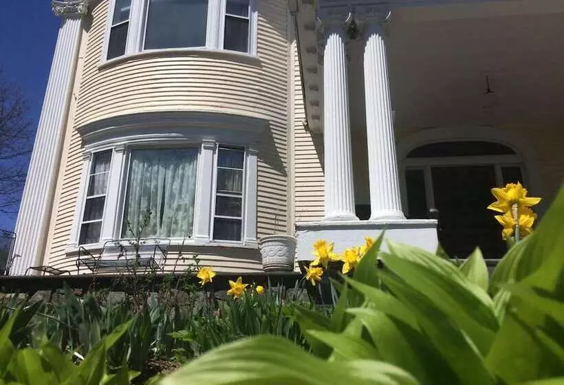 Retkeilymaja Hillholm Estate