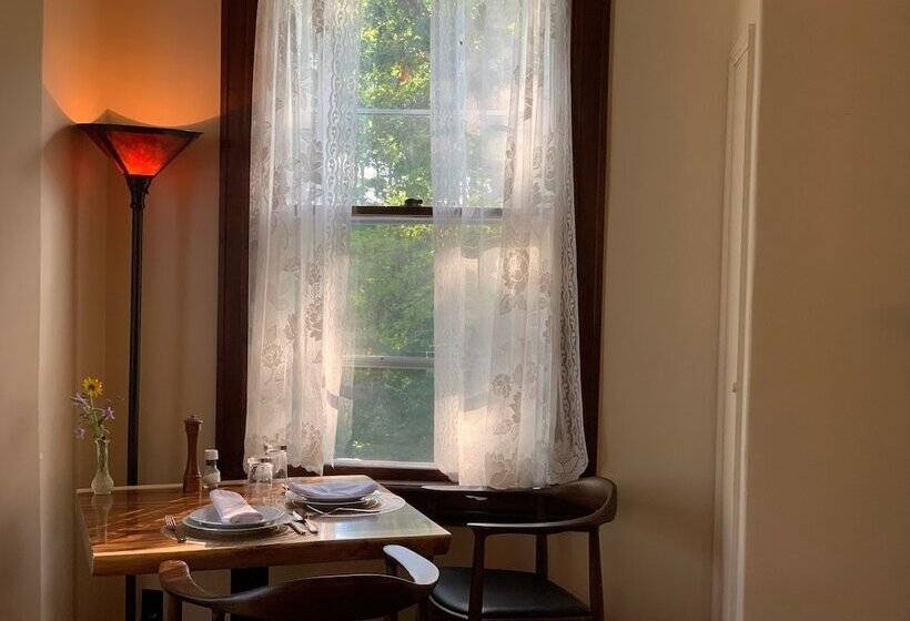 호스텔 Hillholm Estate