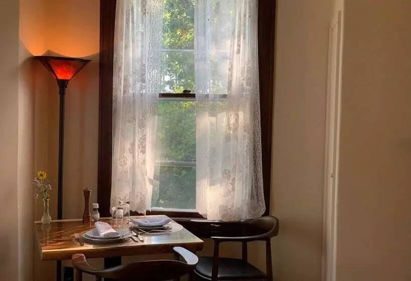 Retkeilymaja Hillholm Estate