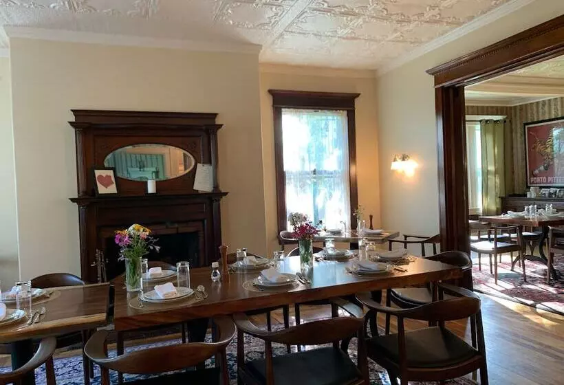 Retkeilymaja Hillholm Estate