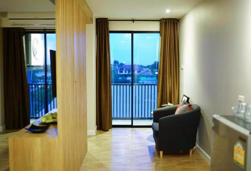 ホテル The Tempo Lopburi