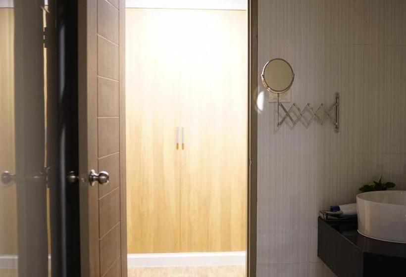 호텔 The Tempo Lopburi