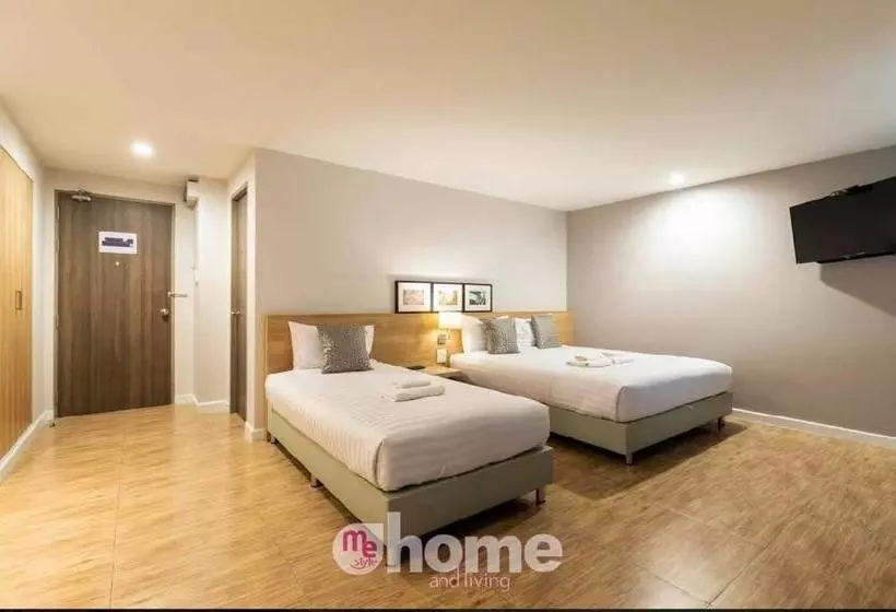 ホテル The Tempo Lopburi