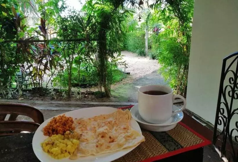 هتل Mala's Home Stay
