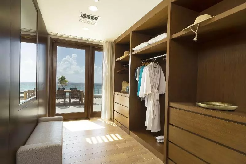 هتل The Reef By Cuisinart