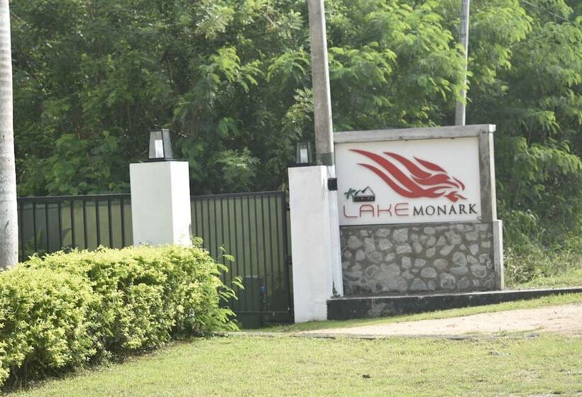Lake Monark Resort