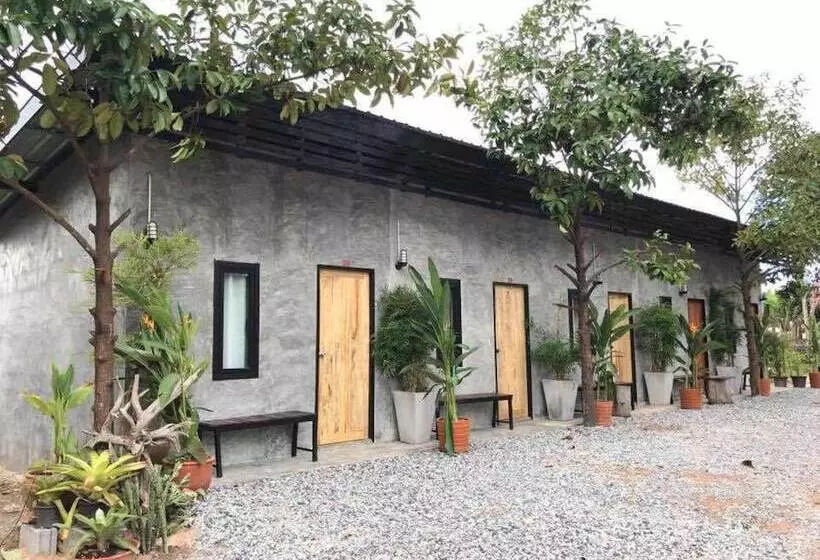 Baan Suan Siri Resort