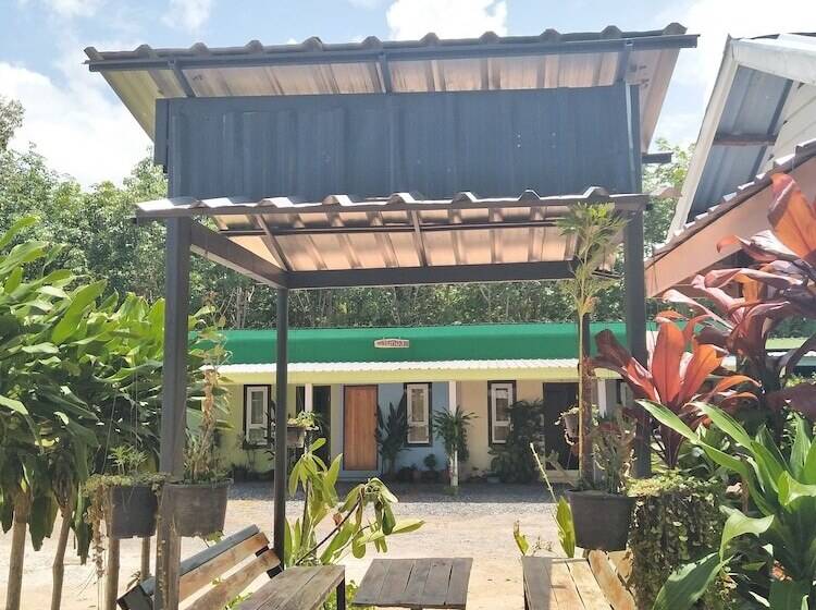 Baan Suan Siri Resort