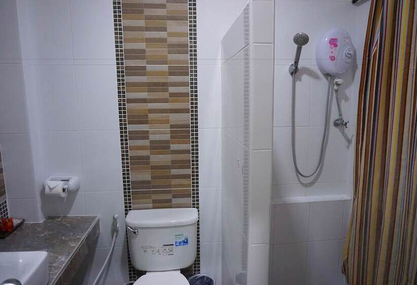 C2u Hotel Uthai Thani