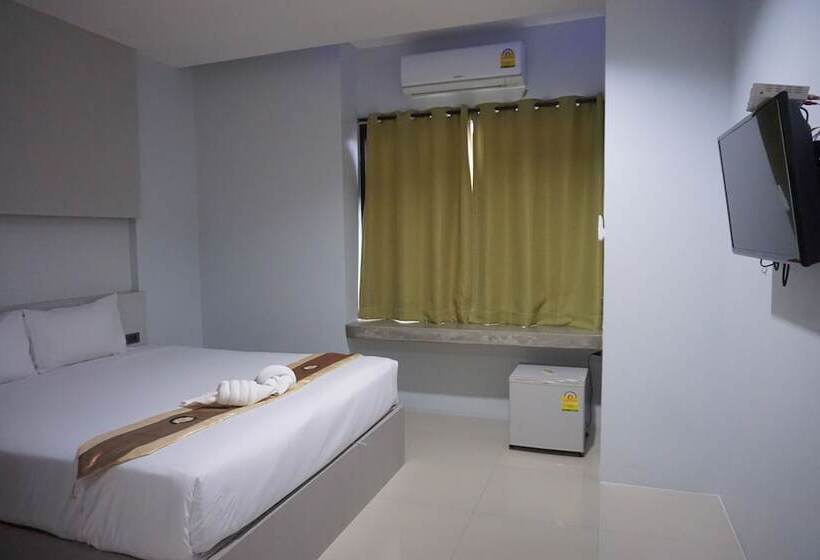 C2u Hotel Uthai Thani