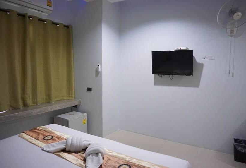 C2u Hotel Uthai Thani