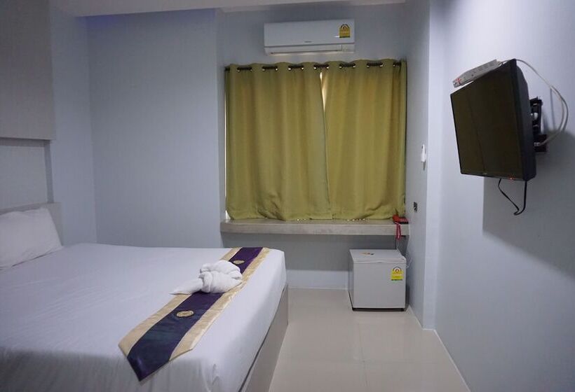 C2u Hotel Uthai Thani