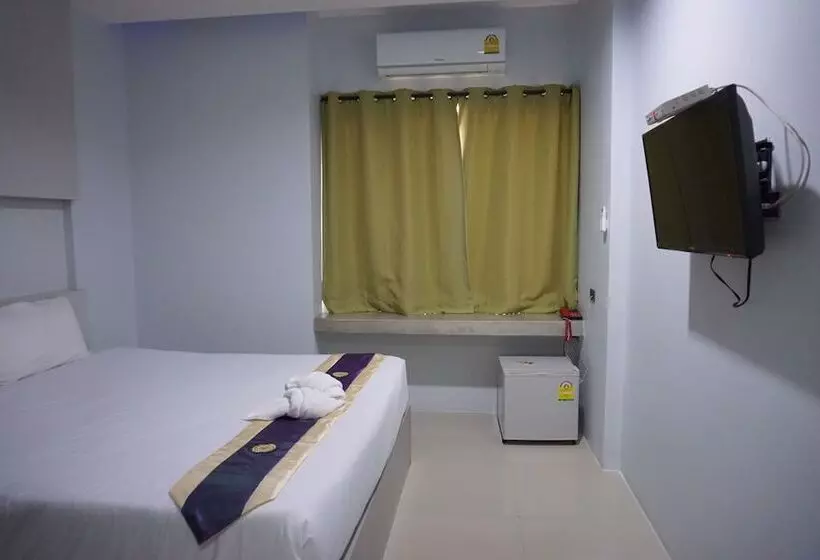C2u Hotel Uthai Thani