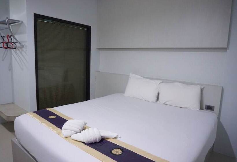 C2u Hotel Uthai Thani