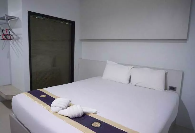C2u Hotel Uthai Thani