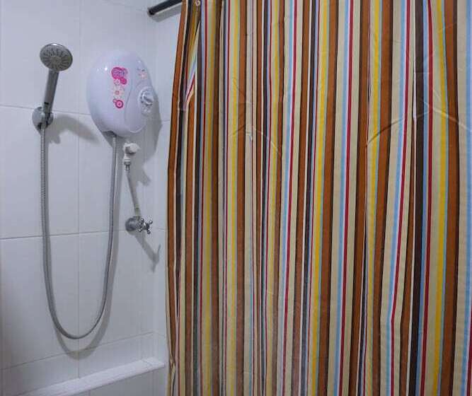 C2u Hotel Uthai Thani