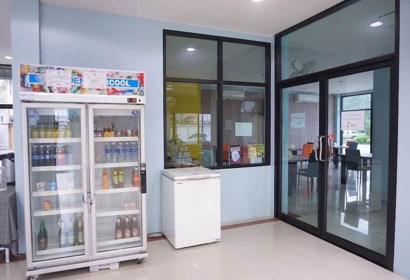 C2u Hotel Uthai Thani