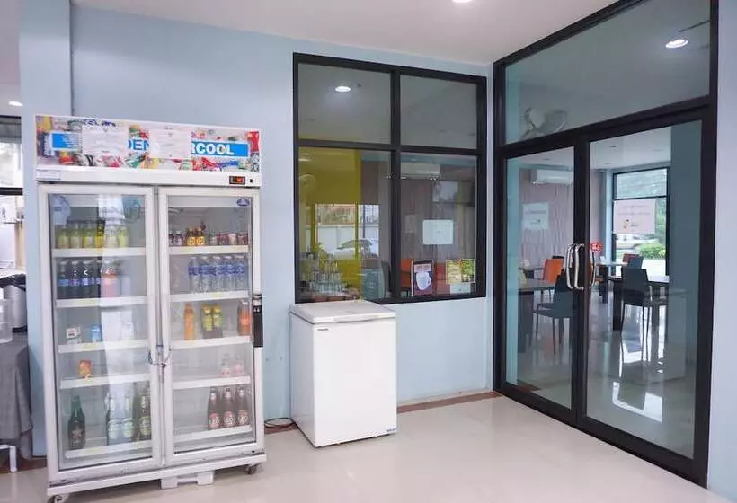 C2u Hotel Uthai Thani