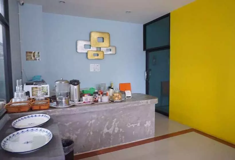 C2u Hotel Uthai Thani
