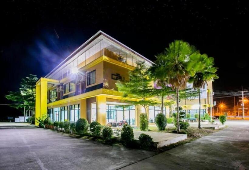 C2u Hotel Uthai Thani