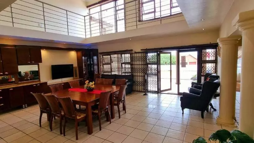 Hotelli Asda Guesthouse