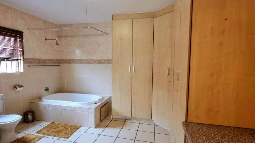 Hotelli Asda Guesthouse