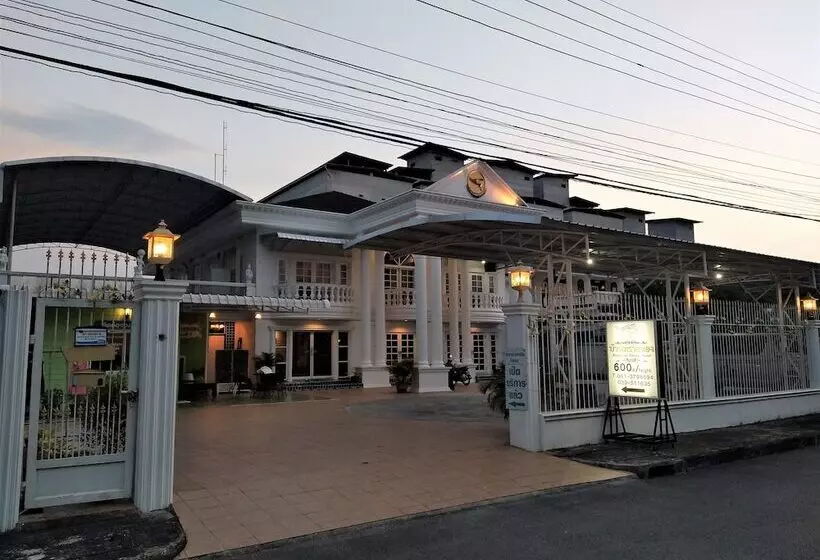 هتل Baan Sai Thong