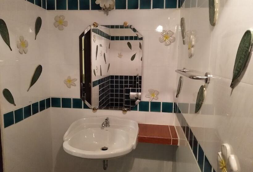 호텔 Baan Sai Thong