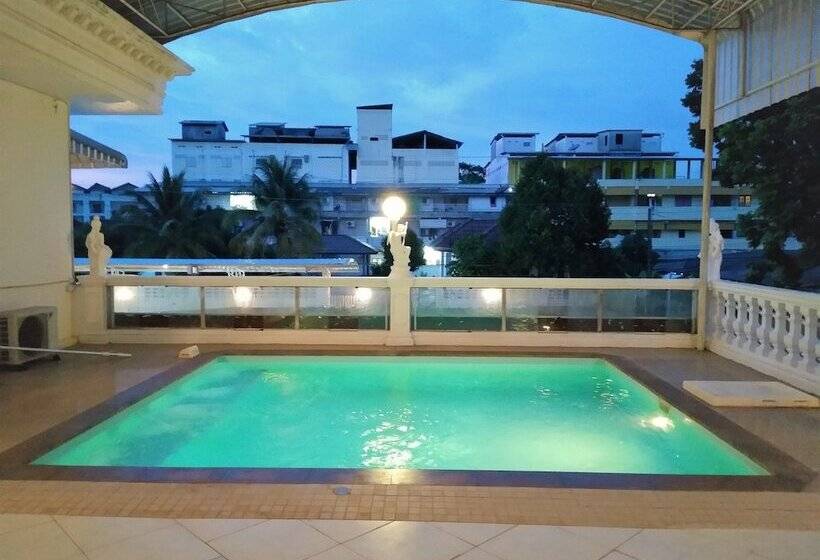 호텔 Baan Sai Thong