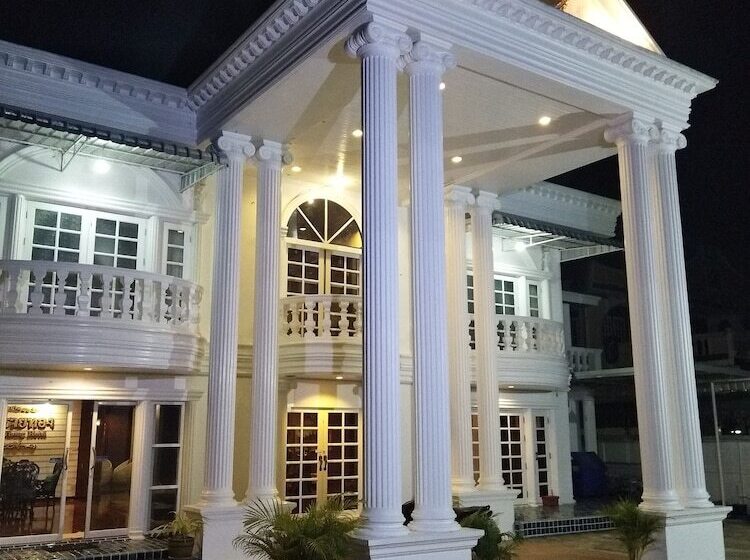 호텔 Baan Sai Thong