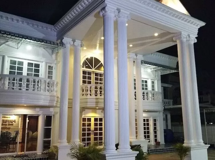 هتل Baan Sai Thong