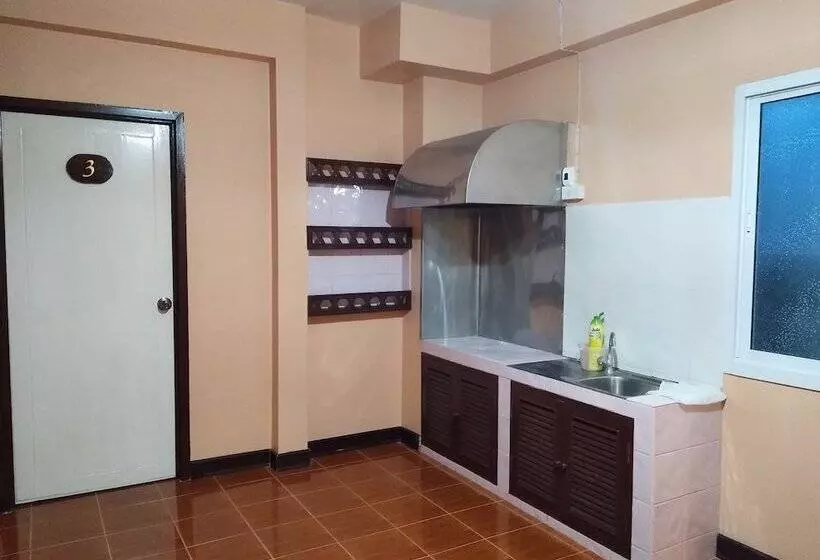 هتل Baan Sai Thong