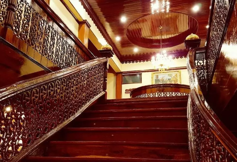 هتل Baan Sai Thong