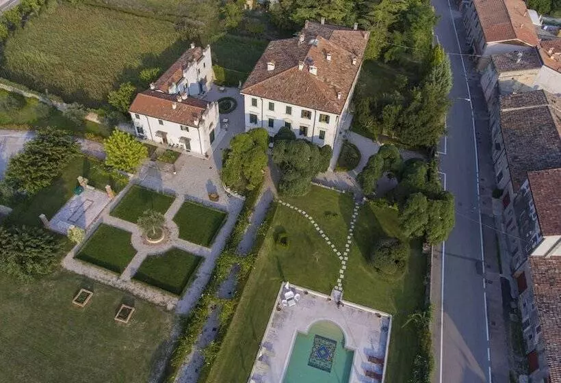 ホテル B&b Villa Nichesola