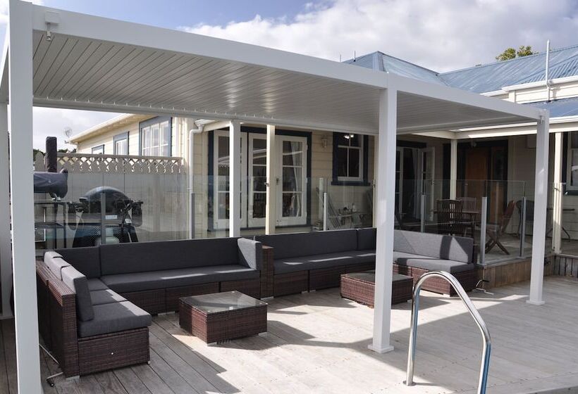 Отель Kauri Villas