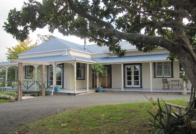 Отель Kauri Villas