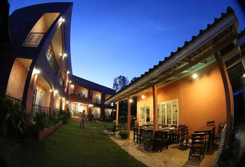 هتل Le Bar Tarry