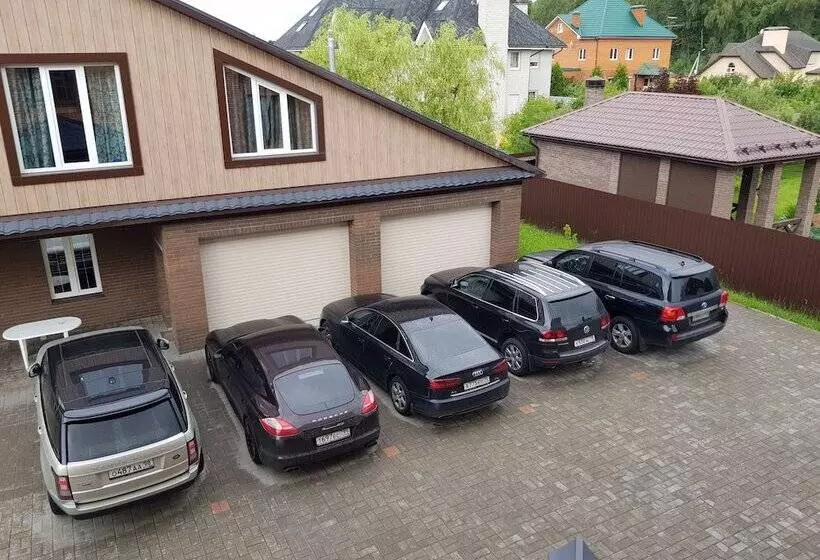 ホテル Medovo House Domodedovo