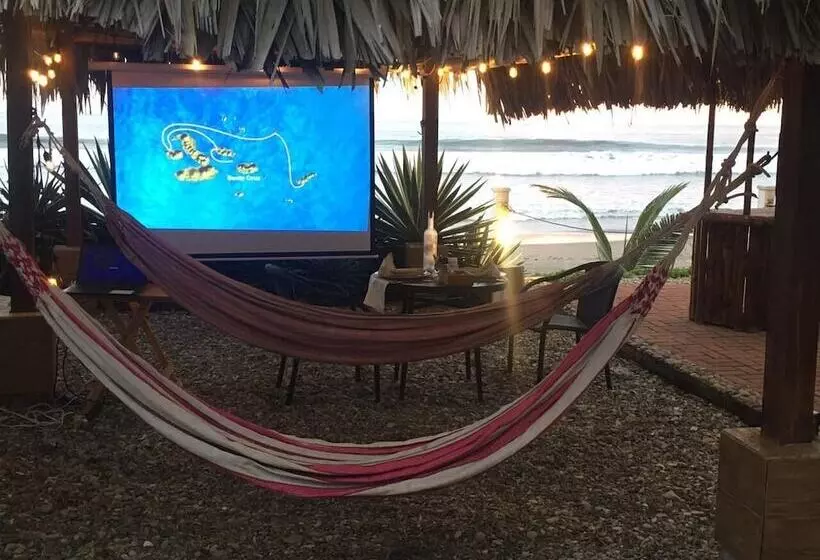 هتل Sanctuary Puerto Cayo Lodge