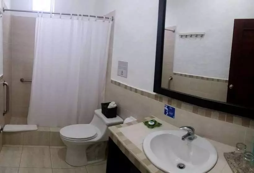 هتل Sanctuary Puerto Cayo Lodge