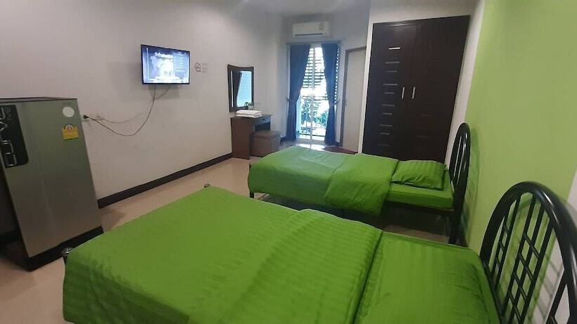 Отель Thanarom Place