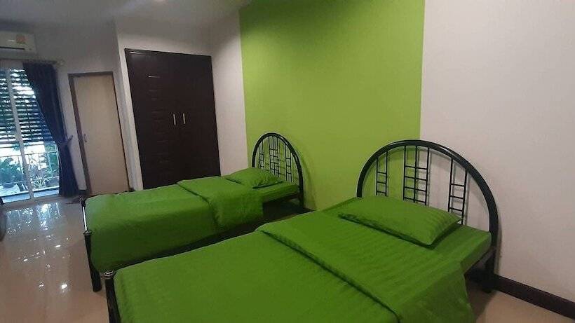 Отель Thanarom Place