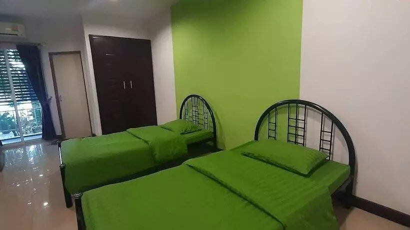 هتل Thanarom Place