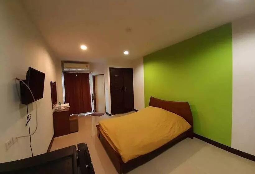 هتل Thanarom Place