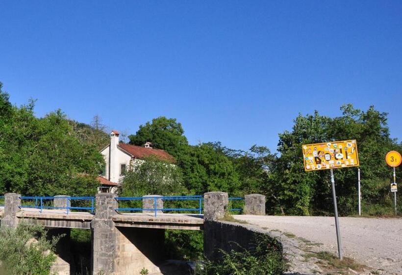 호텔 Traditional Stone House Kotli